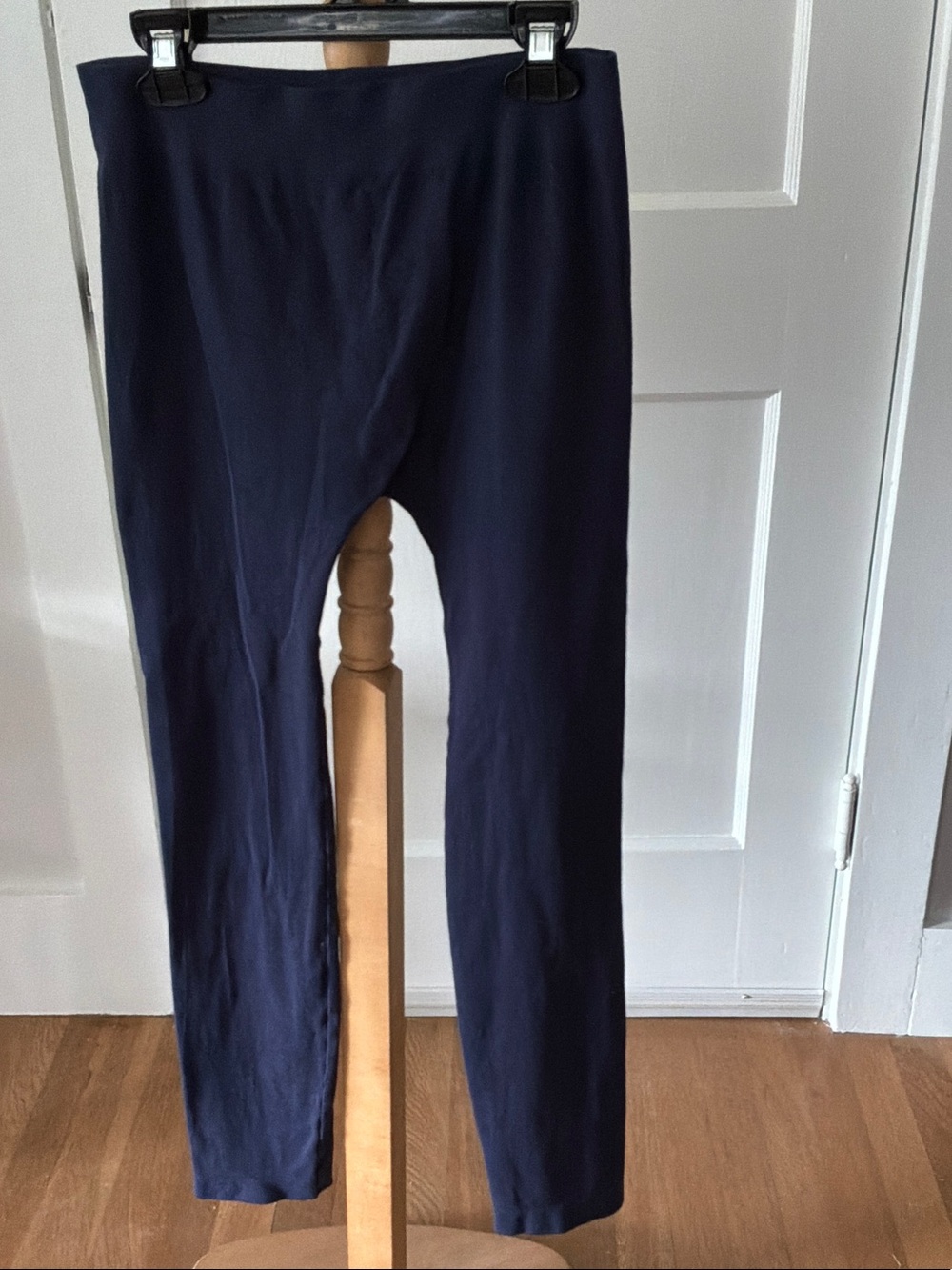 Women's Navy Stretch Leggings by C’est Moi